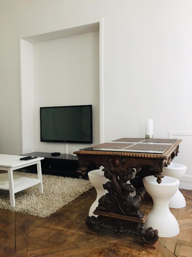 Appartement Marais Parijs Buitenkant foto
